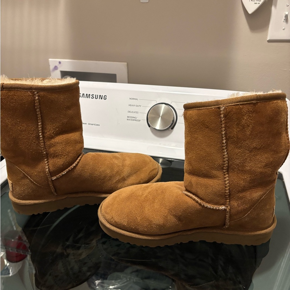 UGG Classic Short Chestnut Suede Shearling Boots - Picture 3 of 5